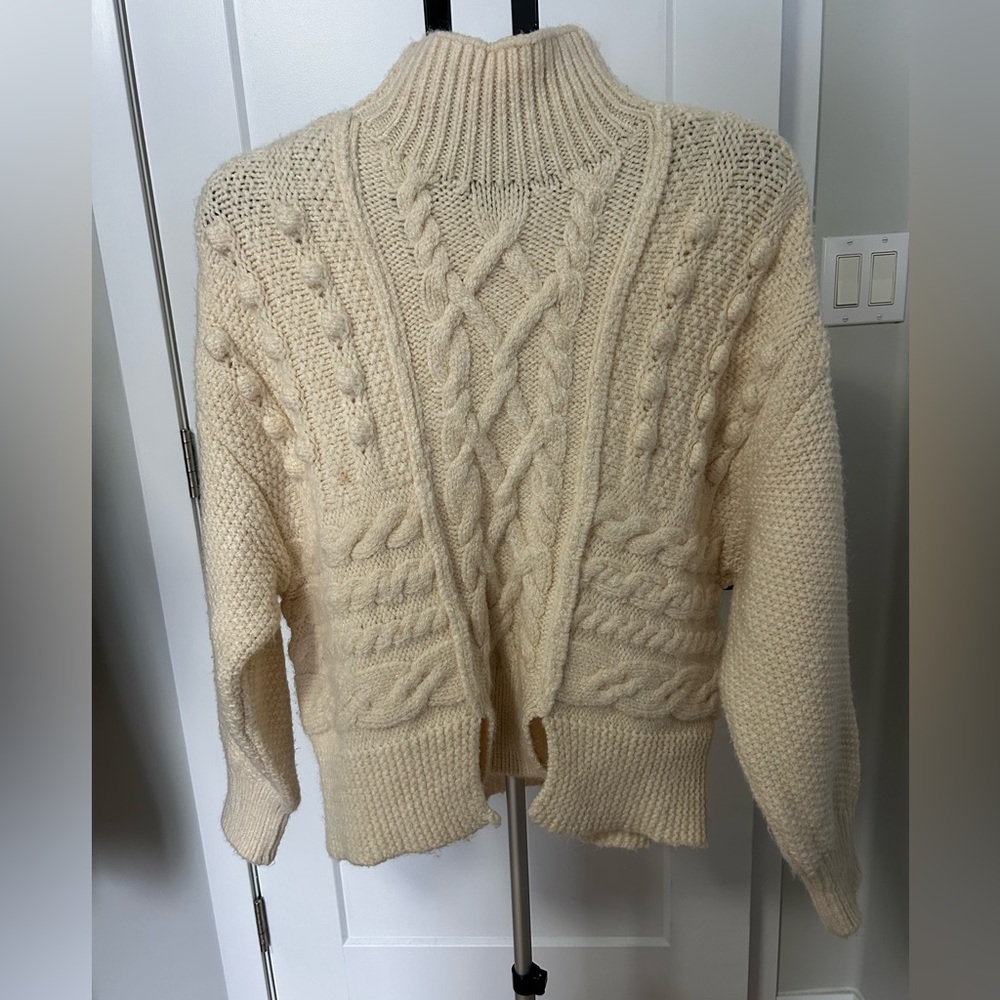 Zara Cozy Cream Cable Knit Sweater-size medium